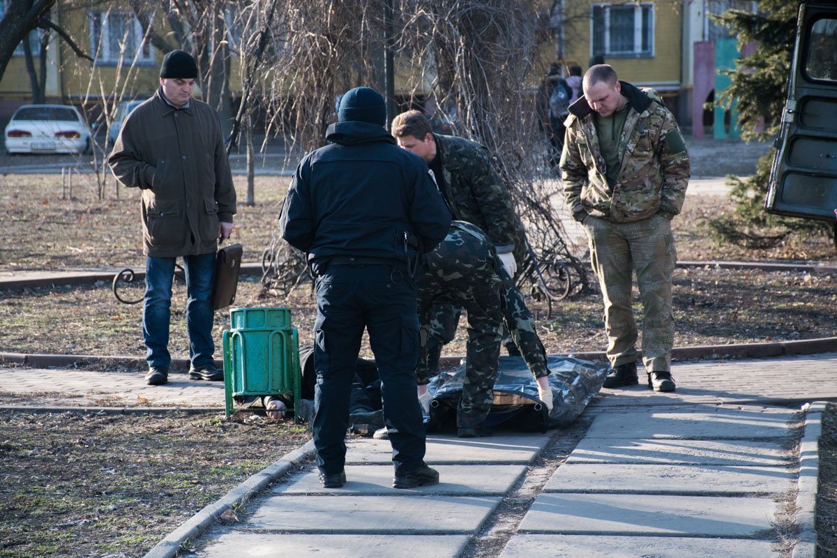 По словам свидетелей, он резко упал и больше не поднялся