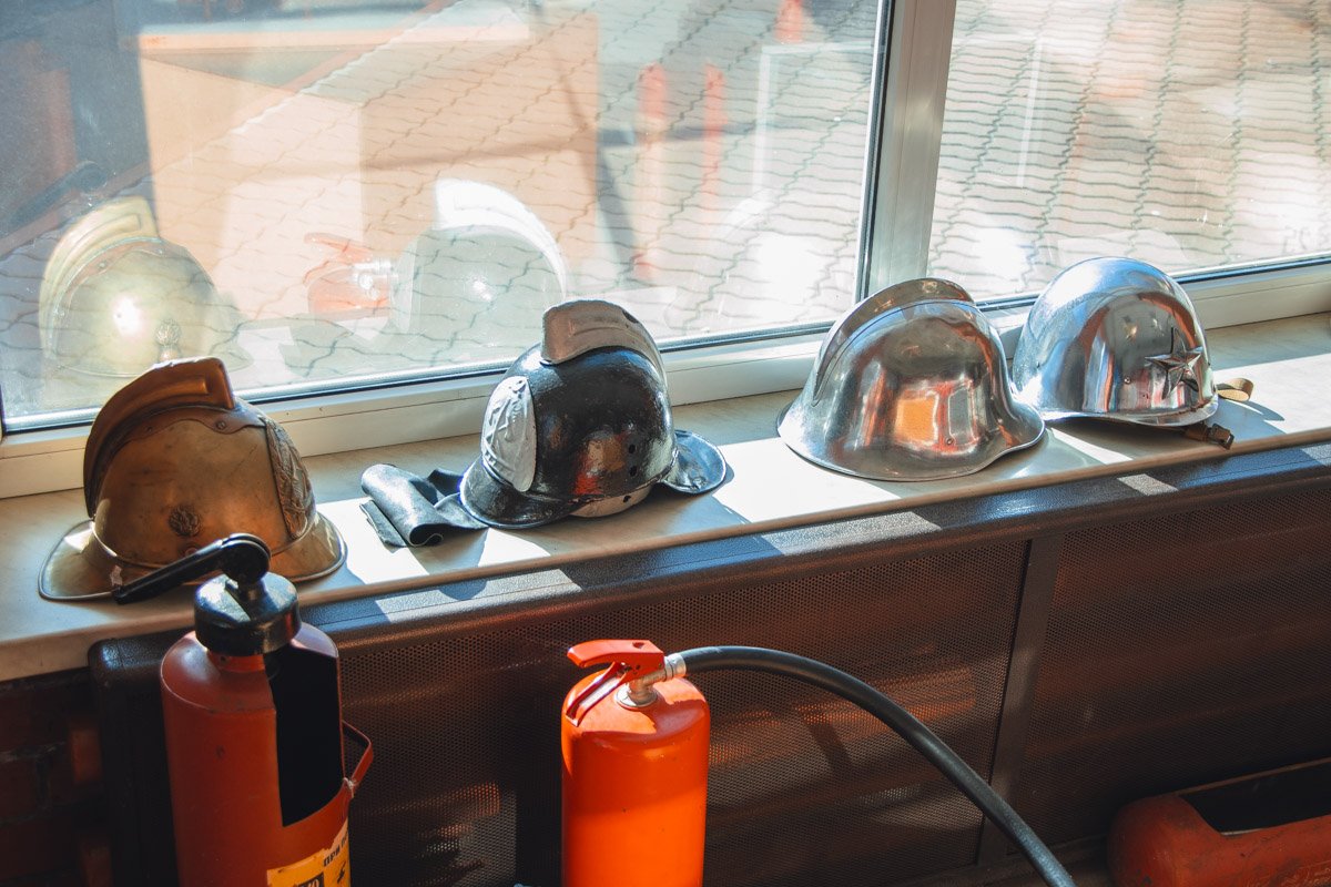 В музее можно встретить много интересных экспонатов В музее можно встретить много интересных экспонатов