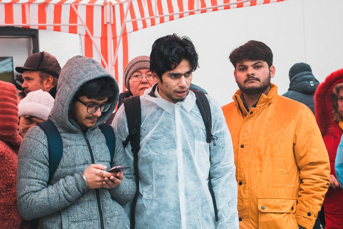 Это студенты Одесского медуниверситета из Египта, Индии и других стран