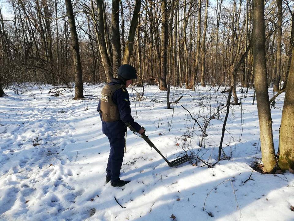 Данные взрывоопасные предметы изъяли и обезвредили путем подрыва в заранее подготовленном карьере