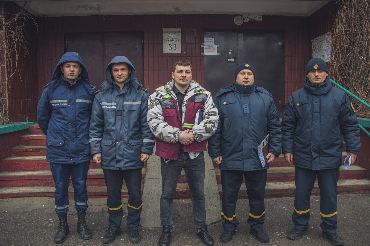 В среду, 20 февраля, в Голосеевском районе Киева сотрудники ГСЧС и представитель одного из местных ЖЭКов устроили профилактический рейд по высоткам В среду, 20 февраля, в Голосеевском районе Киева сотрудники ГСЧС и представитель одного из местных ЖЭКов устроили профилактический рейд по высоткам