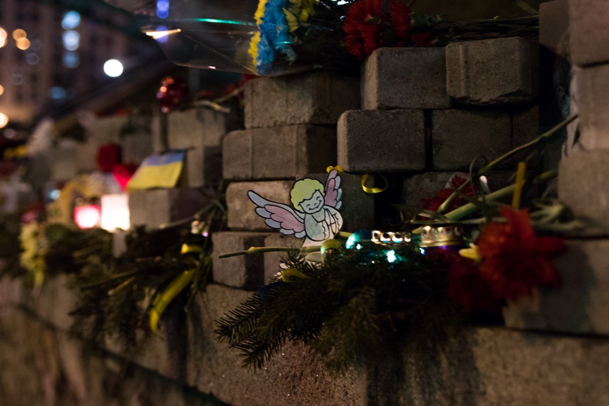 На Институтской организованная акция завершилась и жители столицы разбрелись по аллее На Институтской организованная акция завершилась и жители столицы разбрелись по аллее