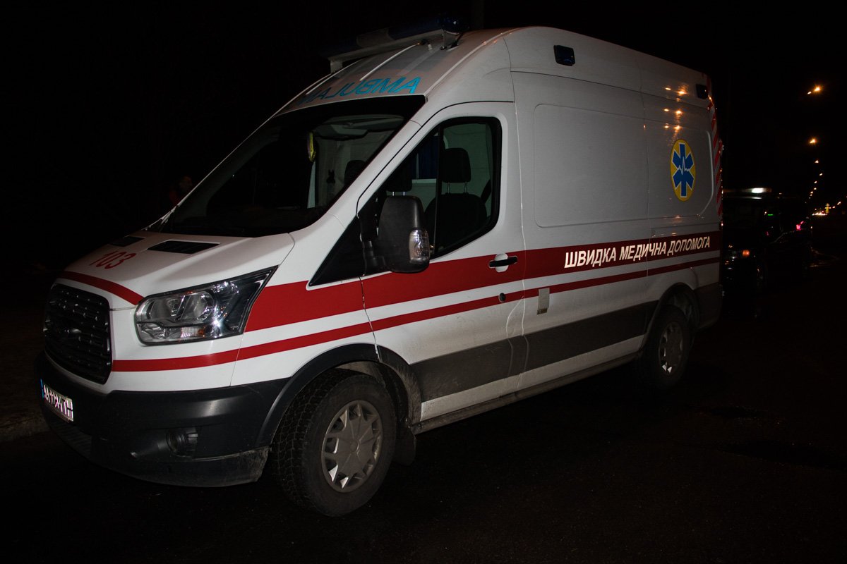 В результате столкновения у сбитого серьезно травмирована голова, медики подозревают сотрясение мозга