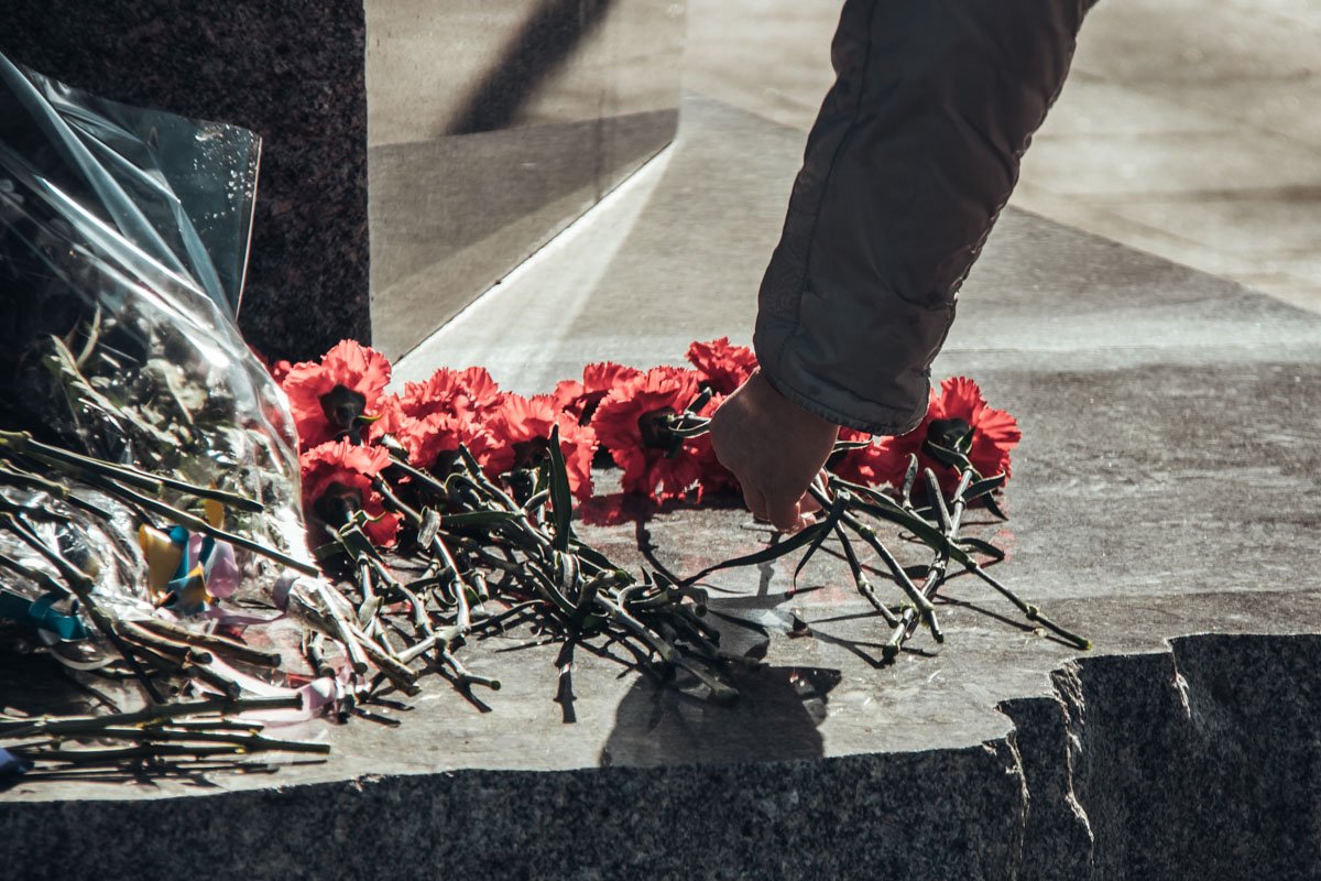 В Киеве в Бабьем Яру прошло чествование памяти Елены Телиги В Киеве в Бабьем Яру прошло чествование памяти Елены Телиги