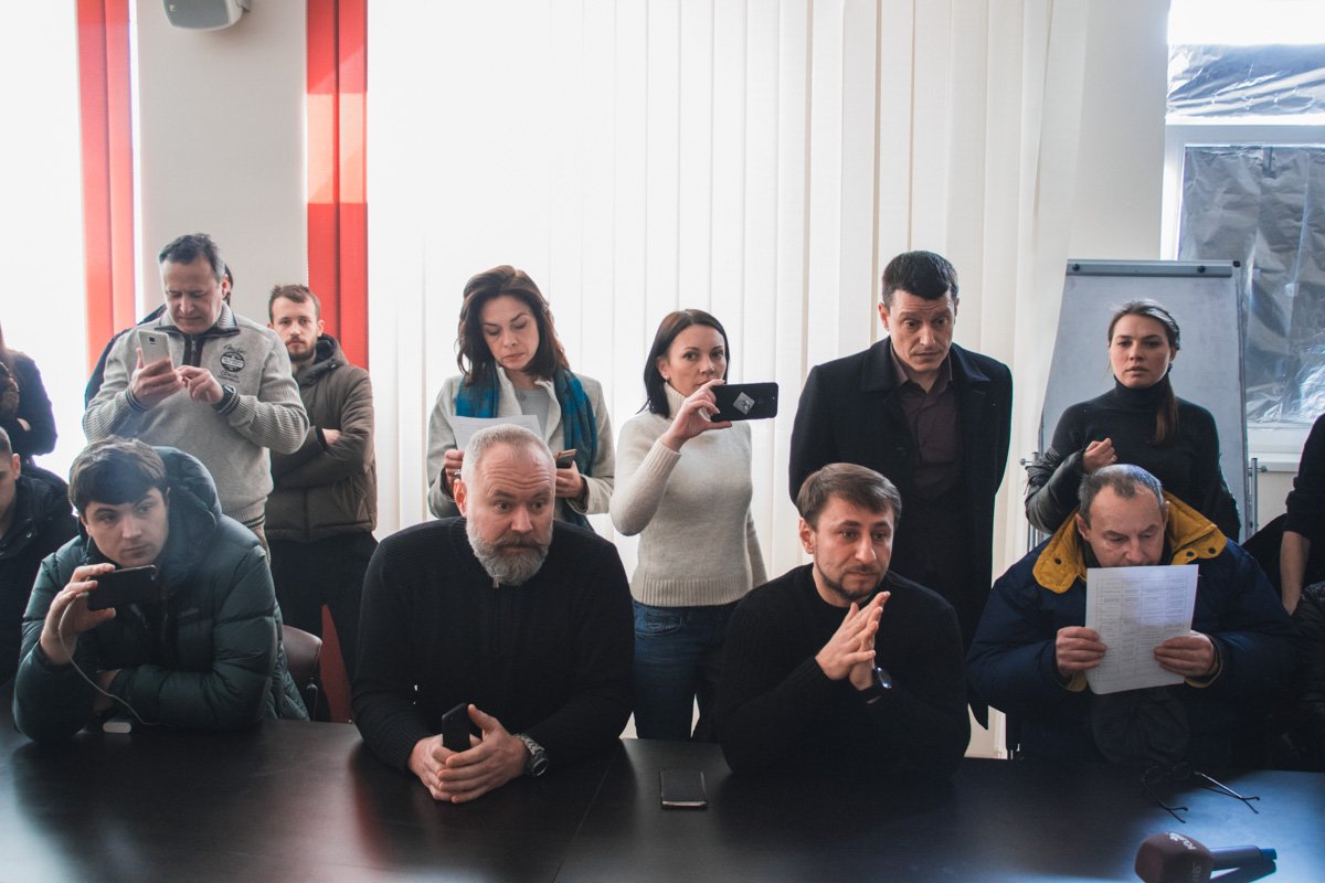 Один из активистов, Николай Загорика, рассказал о том, что привело его на это собрание. И его история не единична Один из активистов, Николай Загорика, рассказал о том, что привело его на это собрание. И его история не единична