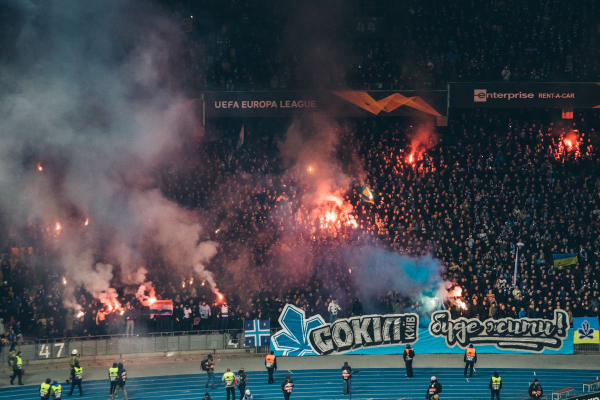 Известные киевские ультрас традиционно "жгли" на протяжении всего победного поединка