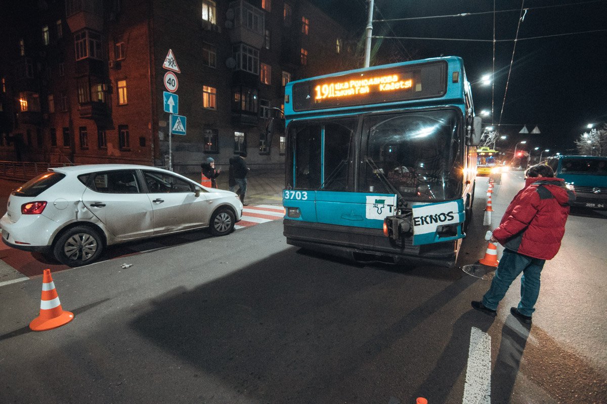 21 февраля в на Воздухофлотском проспекте произошло ДТП 21 февраля в на Воздухофлотском проспекте произошло ДТП