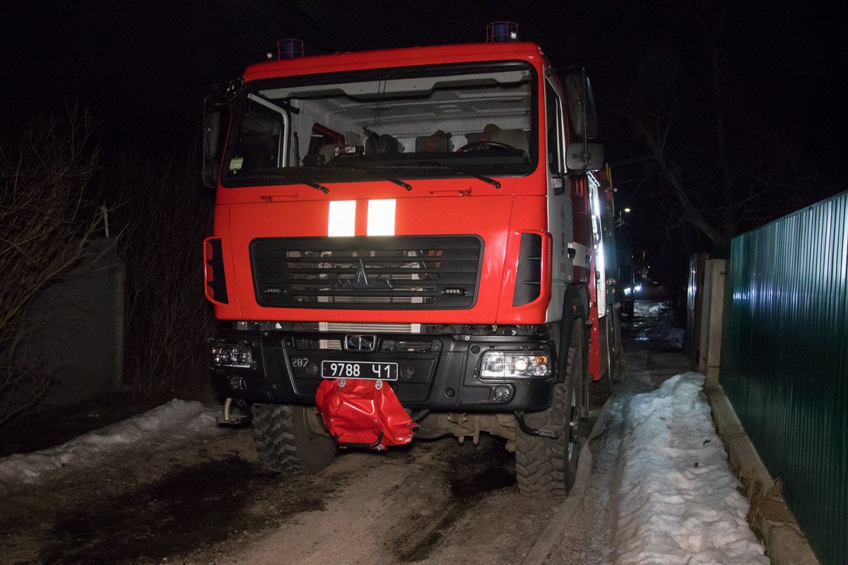 На месте работали три единицы основной и специальной техники спасателей На месте работали три единицы основной и специальной техники спасателей