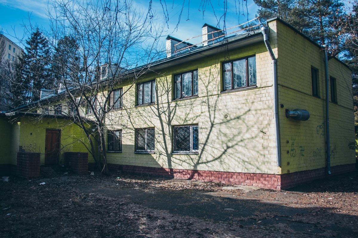 Здание детского садика в Святошинском районе Киева планируют реконструировать, чтобы возобновить работу дошкольного учреждения Здание детского садика в Святошинском районе Киева планируют реконструировать, чтобы возобновить работу дошкольного учреждения