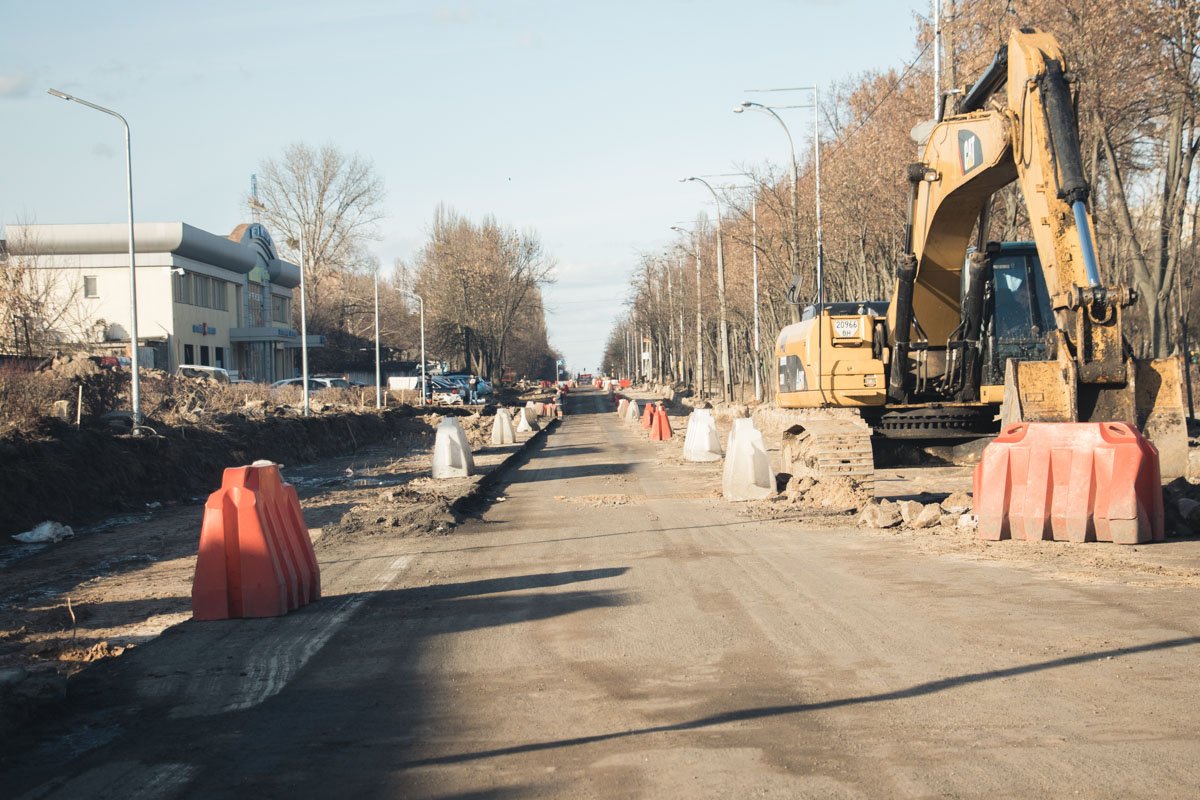 В рамках ремонта коммунальщики приступили к установке дождевой канализации