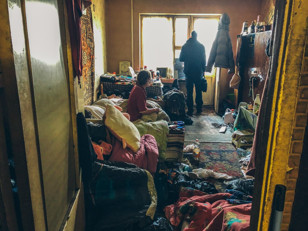 Несколько человек распивали алкоголь в помещении и уснули, не почувствовав пожар 