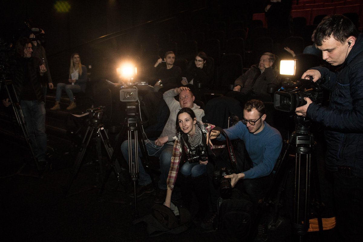 В пресс-конференции помимо представителей кинотеатров и организаторов, приняли участие представители патрульной полиции и страховой компании В пресс-конференции помимо представителей кинотеатров и организаторов, приняли участие представители патрульной полиции и страховой компании