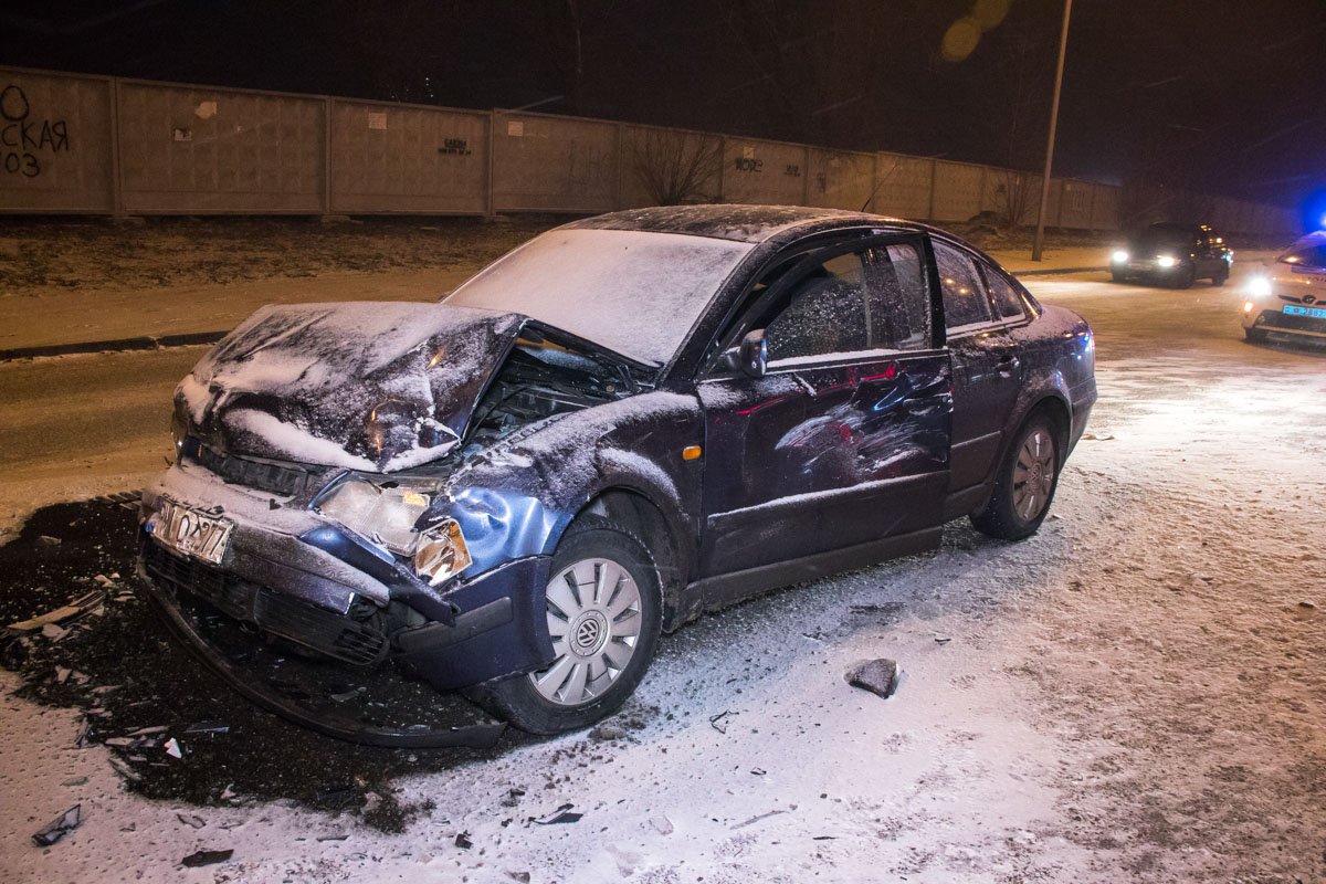 Водитель Volkswagen сказал, что двигался по Здолбуновской в сторону Днепровской набережной