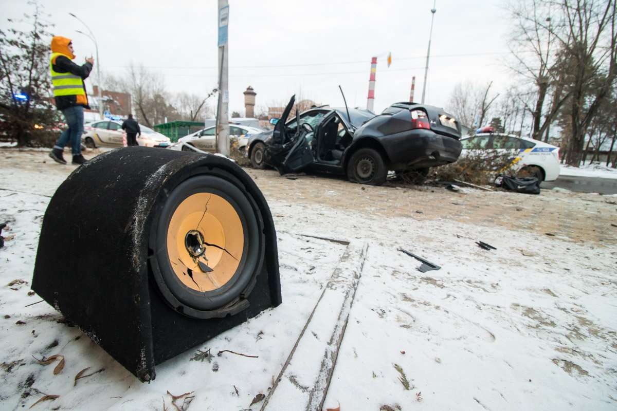 Еще один водитель и пассажир скрылись с места ДТП