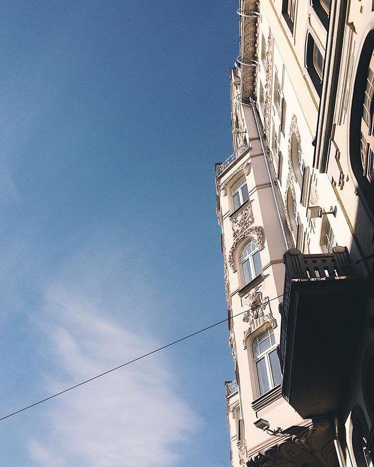 Весна уже стучится в окна. Фото: @anastasiazi