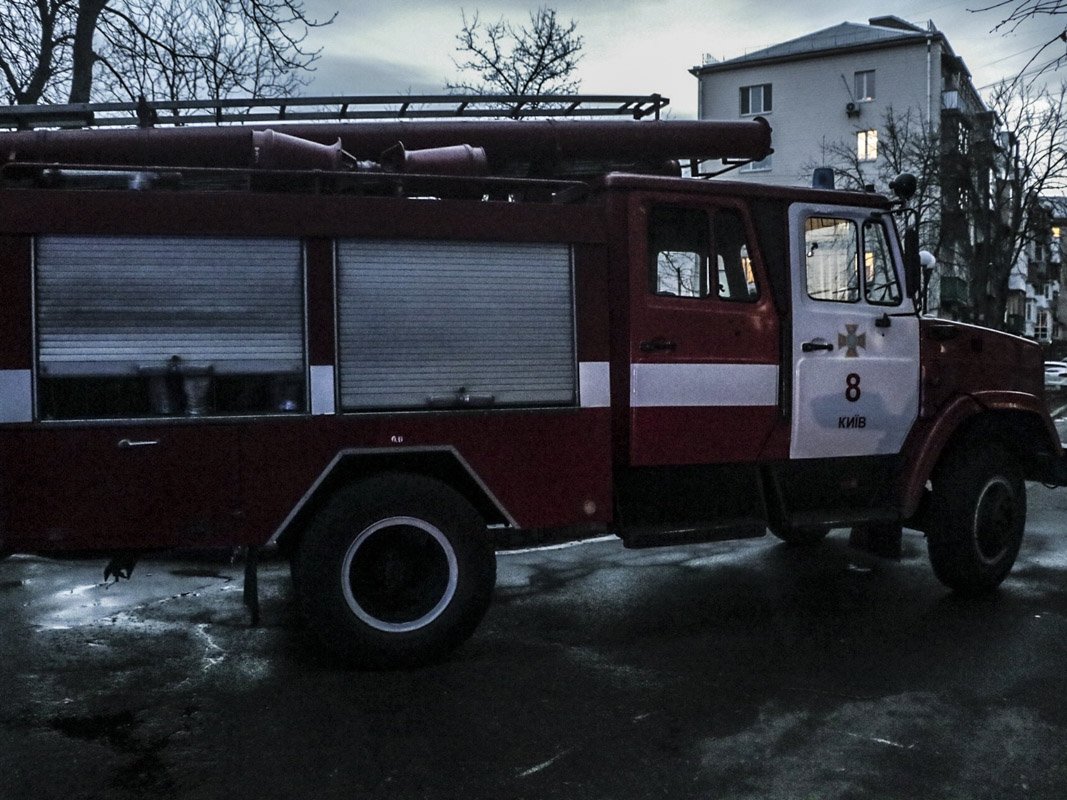 В момент возгорания внутри находились двое жильцов В момент возгорания внутри находились двое жильцов