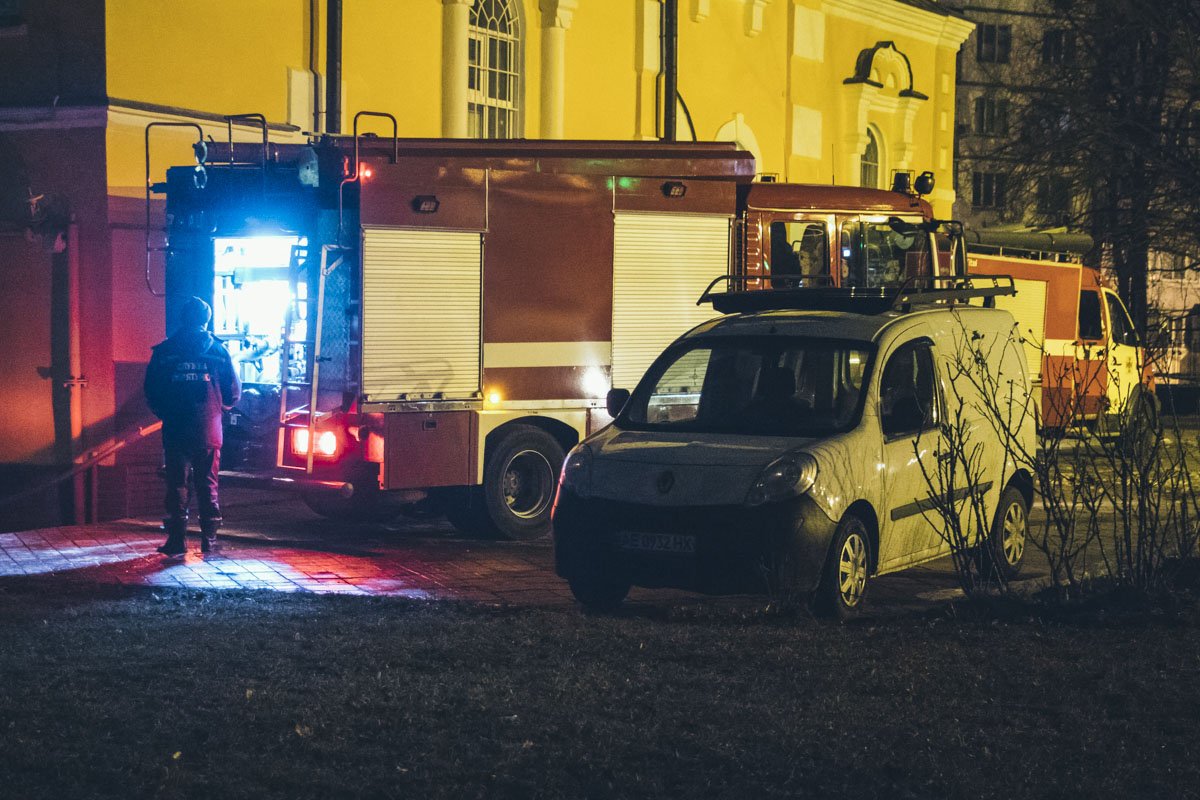 Загорелось подсобное помещение Загорелось подсобное помещение