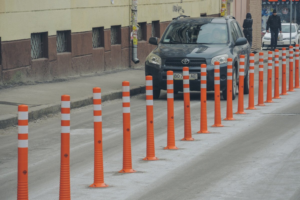 Их задача - борьба с хаотичной парковкой