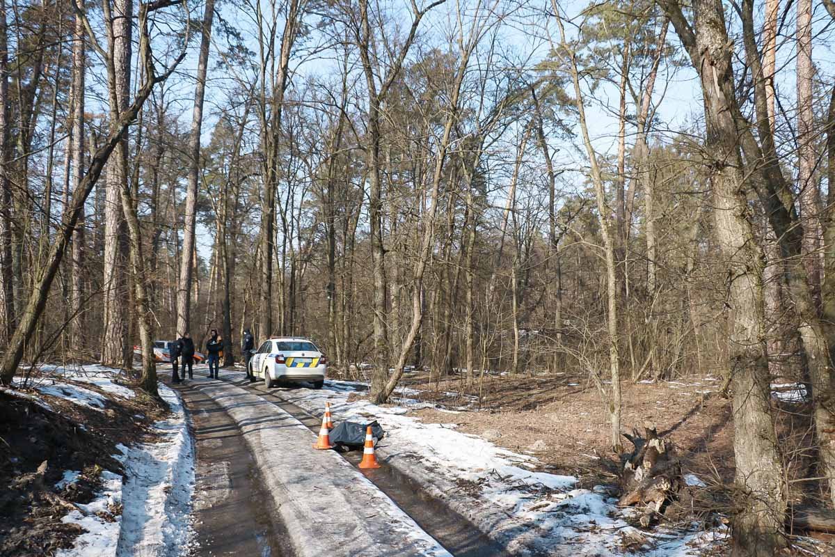 25 февраля на 9-й линии в Пуще-Водице обнаружили труп мужчины