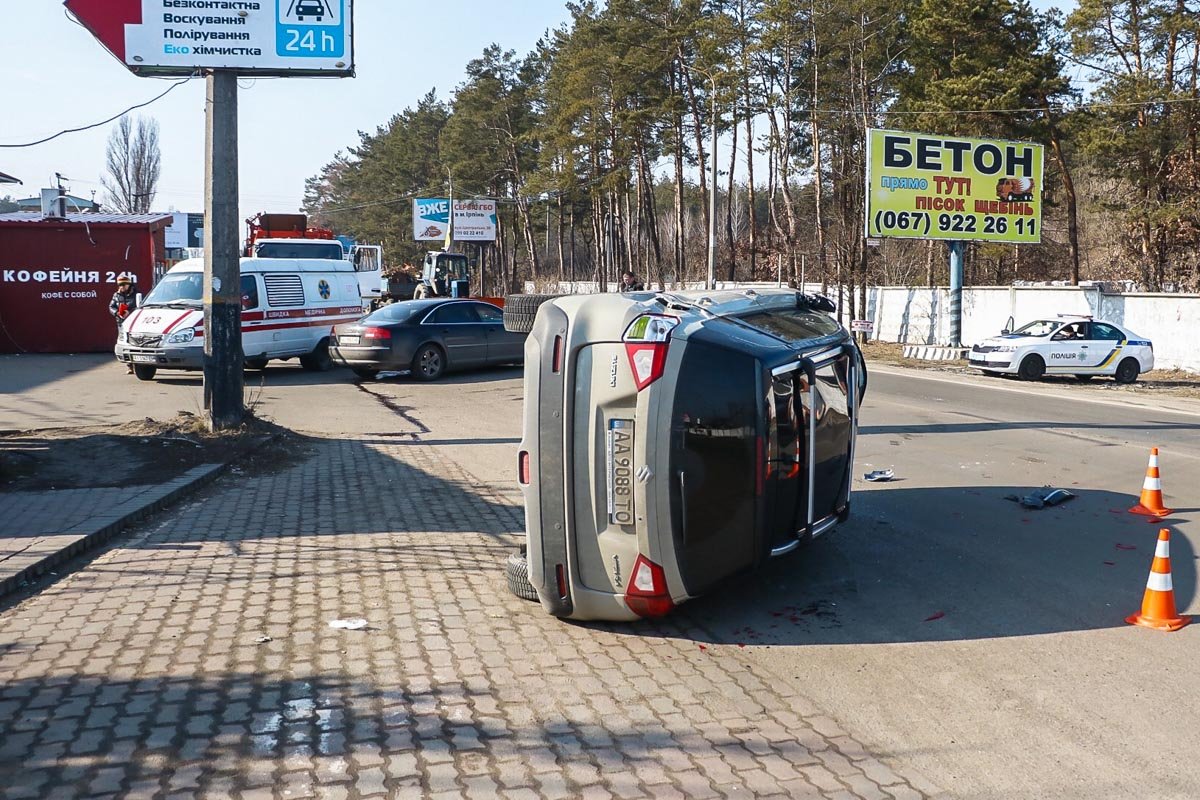 Женщину госпитализировали в больницу. Предположительно, у нее сотрясение мозга Женщину госпитализировали в больницу. Предположительно, у нее сотрясение мозга