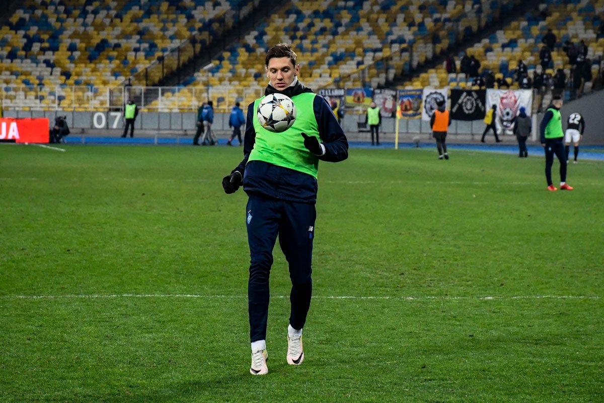 Уже один из самых возрастных игроков "Динамо" Денис Гармаш в последнее время потерял место в стартовом составе Уже один из самых возрастных игроков "Динамо" Денис Гармаш в последнее время потерял место в стартовом составе
