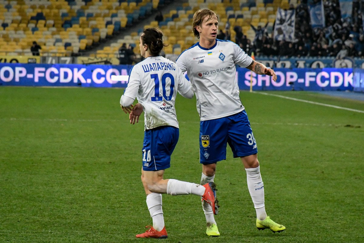 Перед самым перерывом "десятка" "Динамо" праздновал дубль Перед самым перерывом "десятка" "Динамо" праздновал дубль