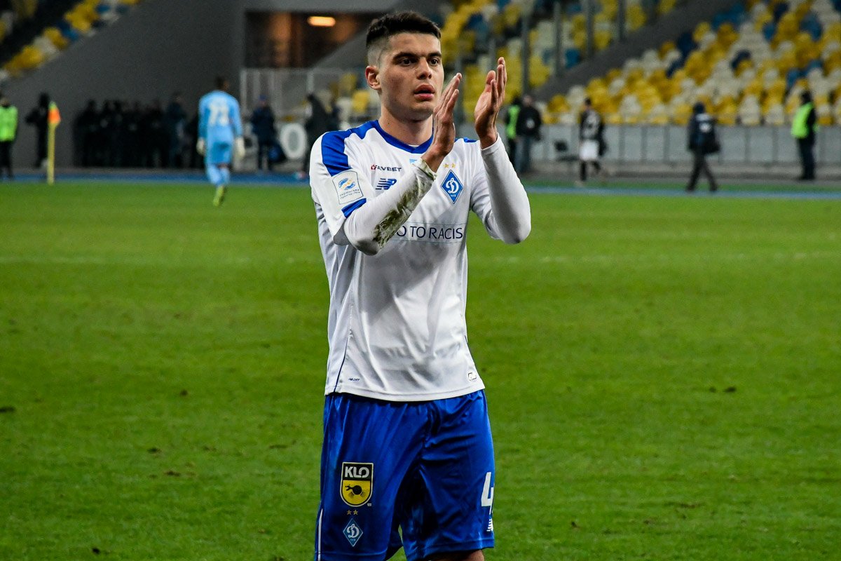 Молодой игрок Ахмед Алибеков благодарит болельщиков за поддержку Молодой игрок Ахмед Алибеков благодарит болельщиков за поддержку