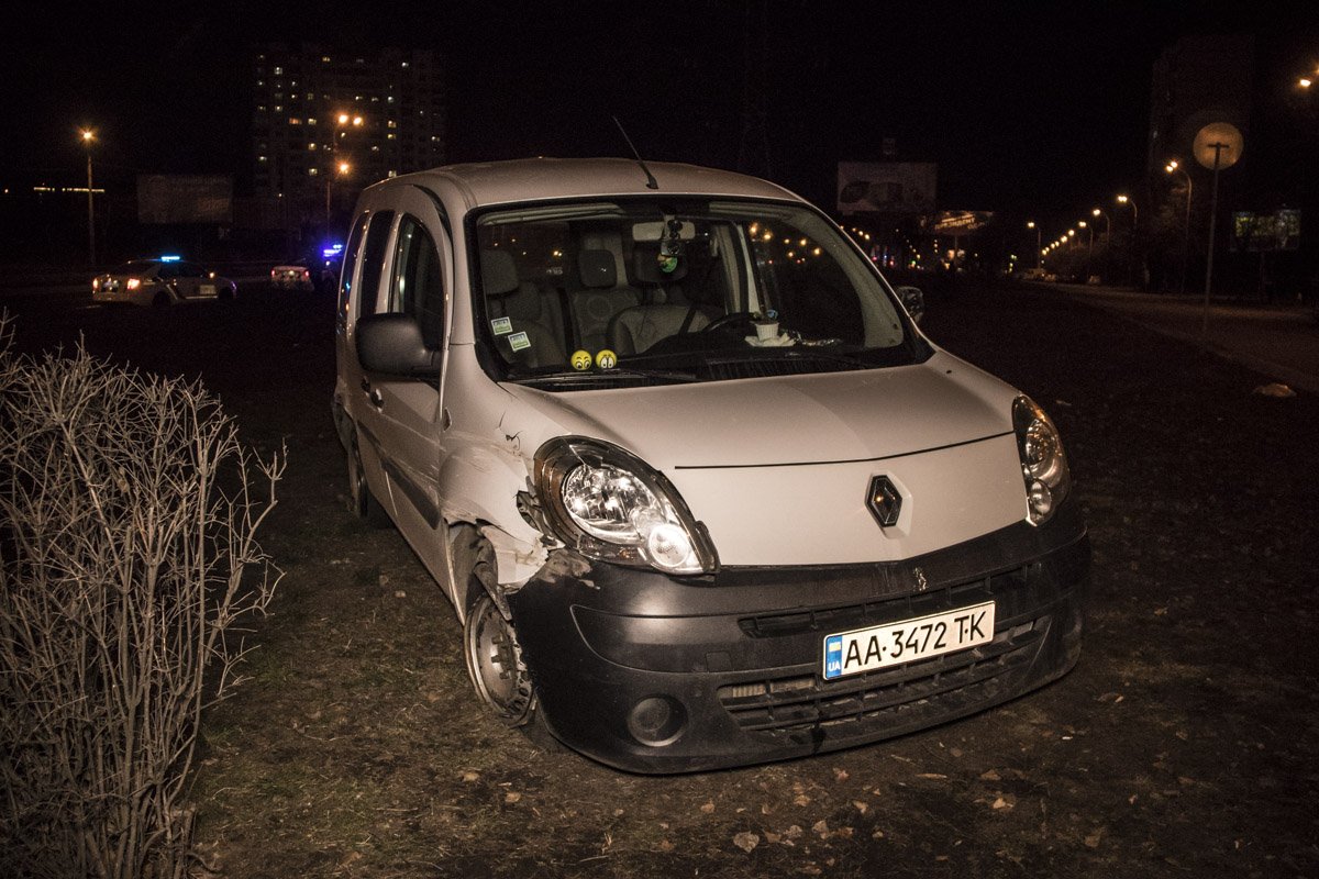 Водитель Renault попытался скрыться с места происшествия