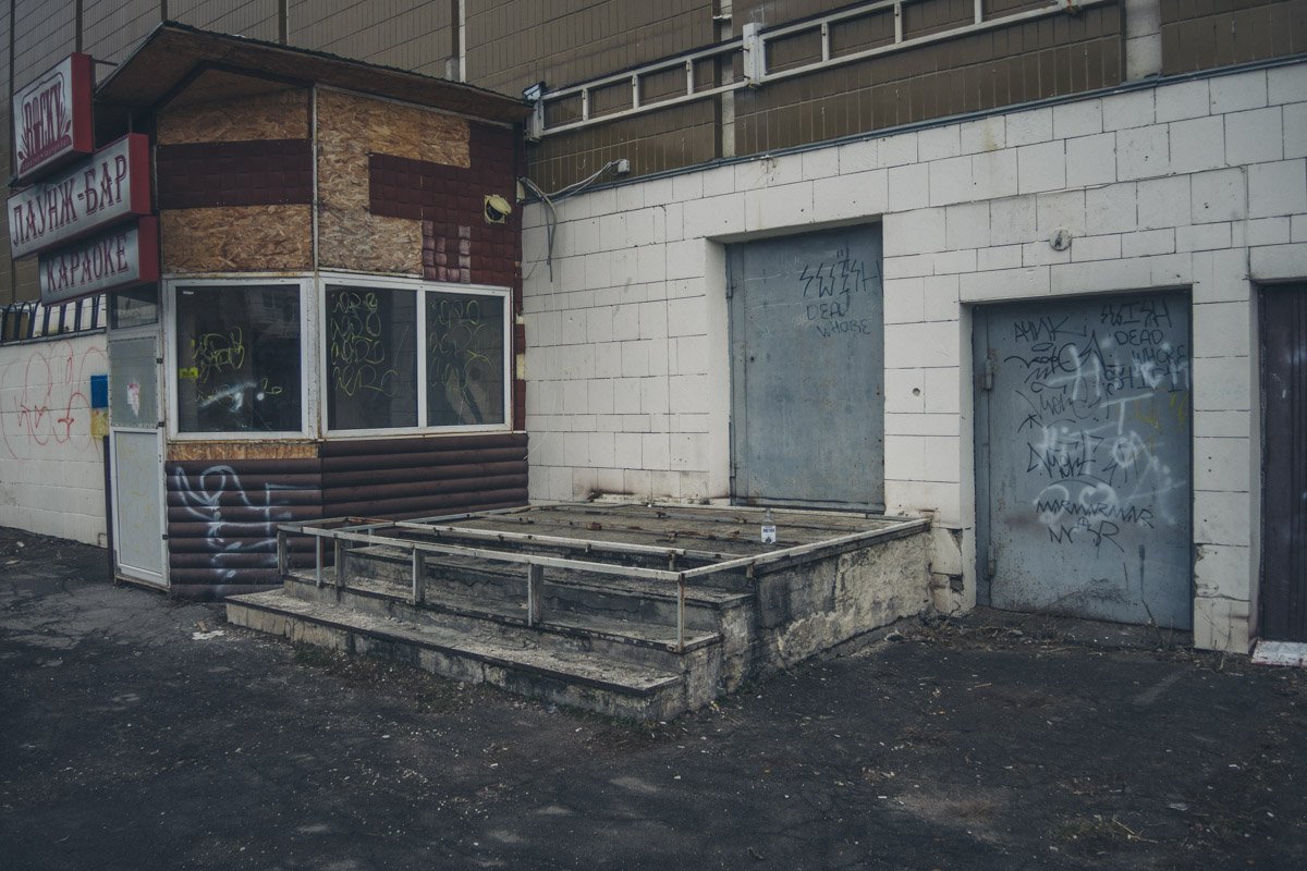 Одна из лестниц осталась без бетонных блоков Одна из лестниц осталась без бетонных блоков