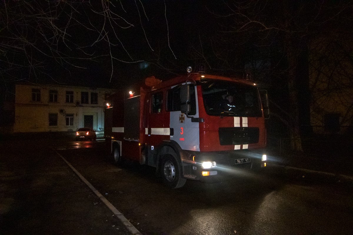 В Соломенском районе Киева ночью сгорел автомобиль