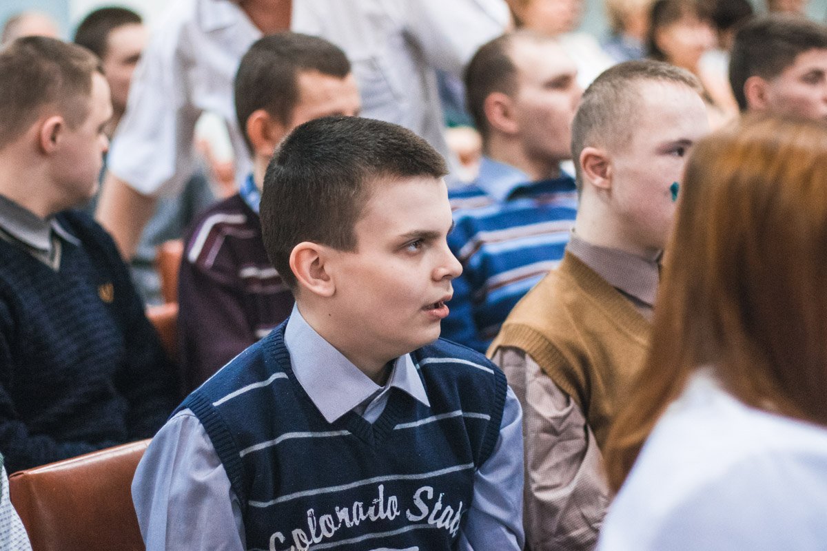 В детском доме проживают 186 мальчиков от 10 до 35 лет