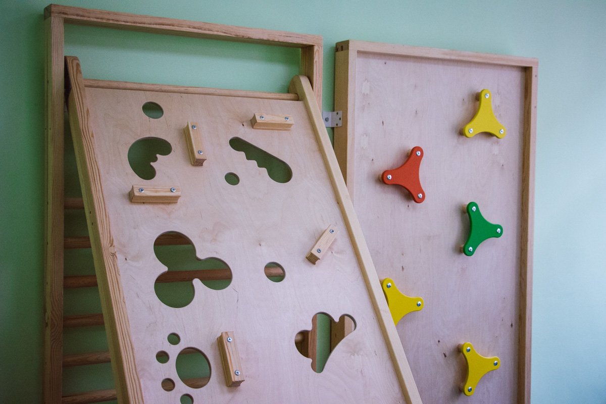 Таким деткам нужно подавать информацию в игровой форме