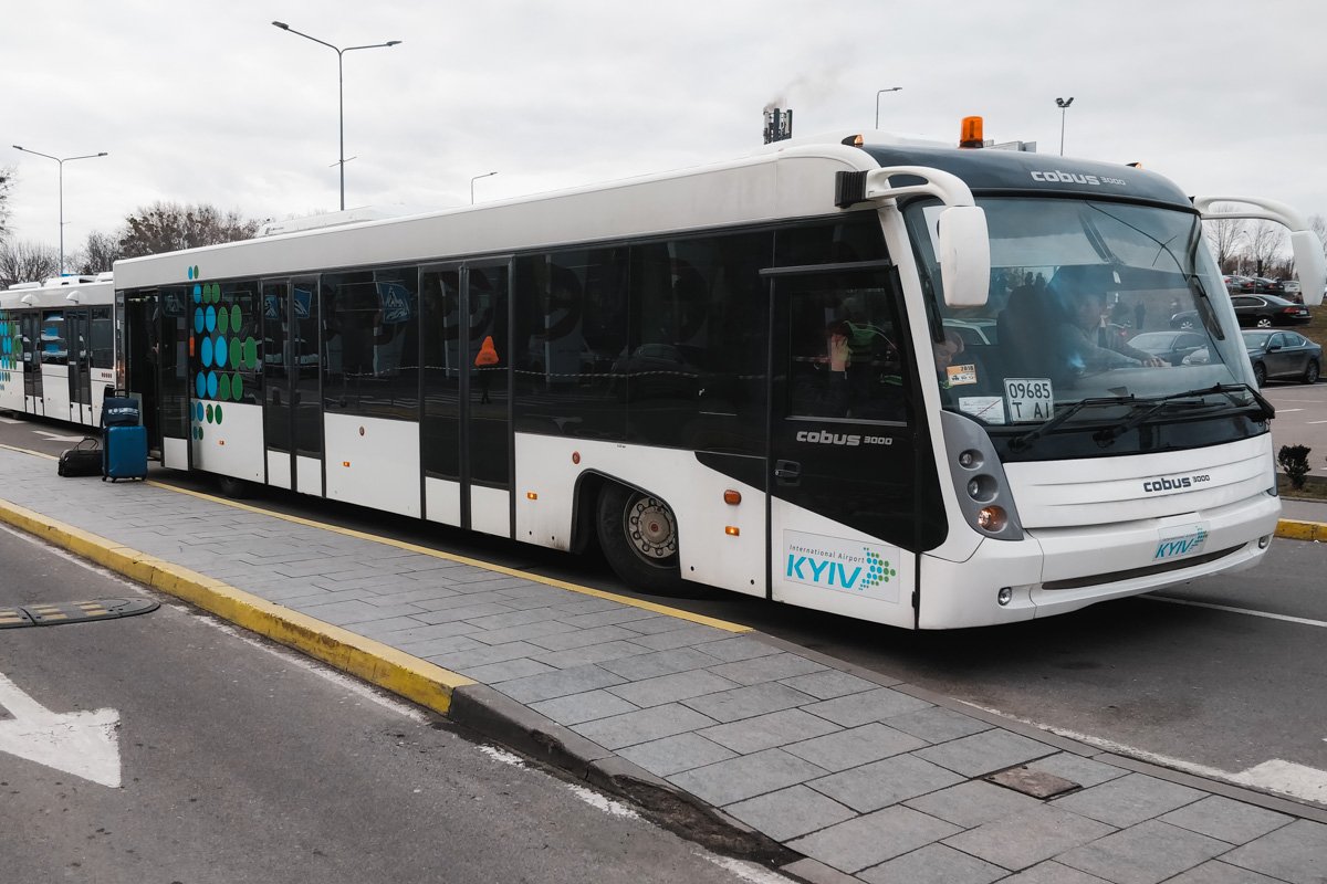 Люди могли греться в автобусах Люди могли греться в автобусах