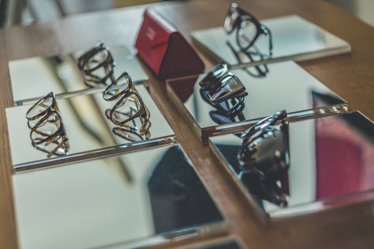 Линия очков будет продаваться в магазинах ATan и Люксоптика Линия очков будет продаваться в магазинах ATan и Люксоптика