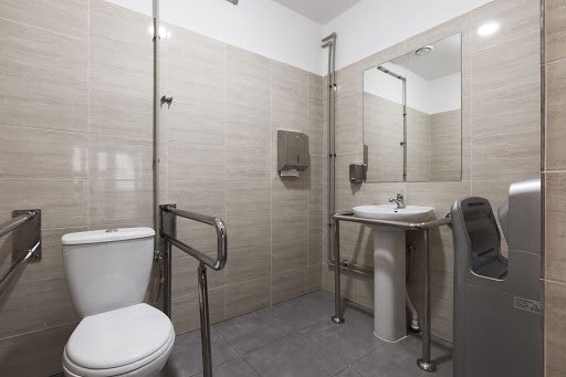 Кабмин озаботился уличными туалетами в школах: как можно решить проблему 3