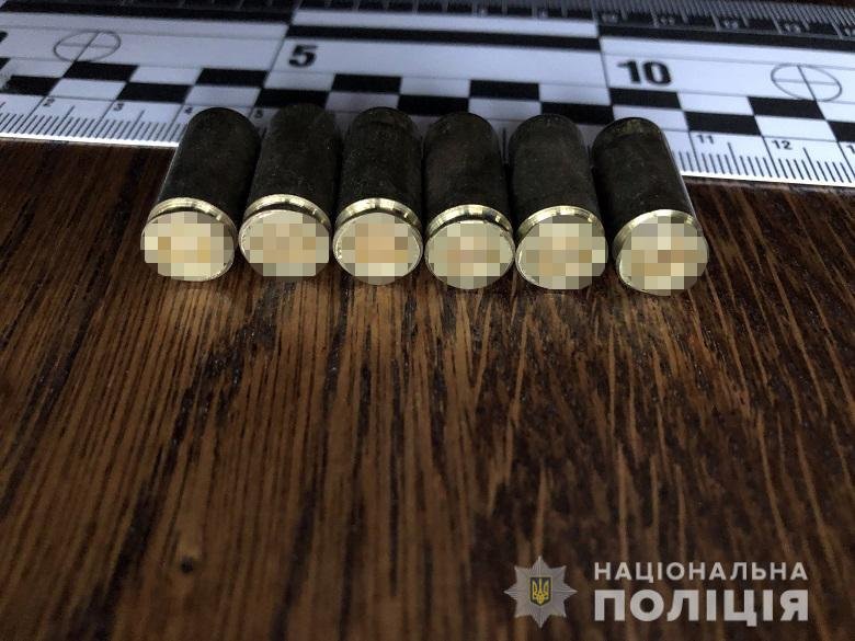 Также у нарушителя изъяли 6 патронов