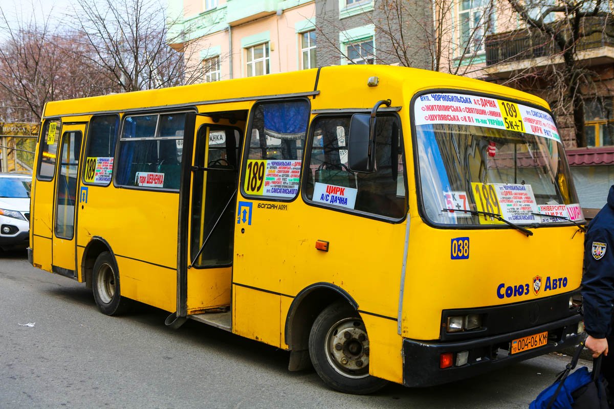 На месте работал экипаж патрульной полиции На месте работал экипаж патрульной полиции