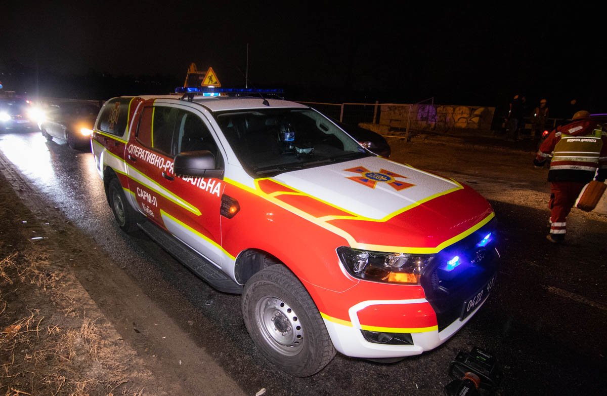 Тело водителя было зажато в машине, его доставали спасатели