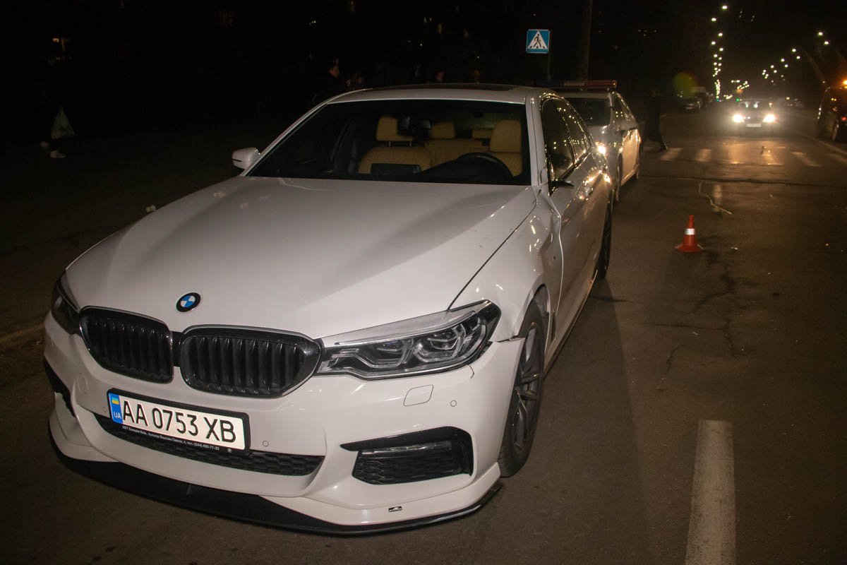 28 февраля на Лесном проспекте BMW сбила девушку