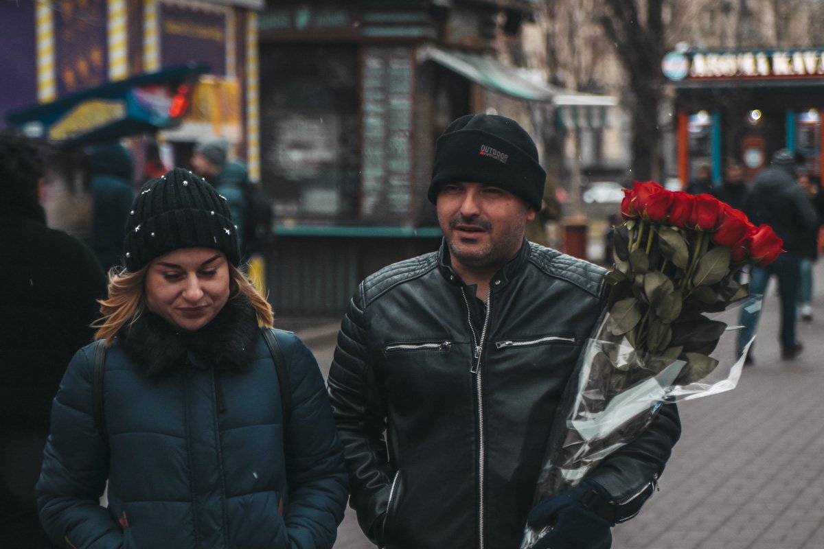 Хм, точно весна? Почему розы?