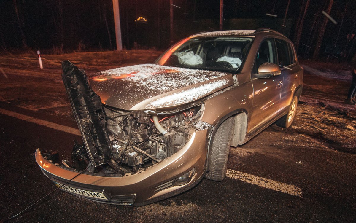 Volkswagen Tiguan попытался повернуть налево, не уступив Skoda дорогу Volkswagen Tiguan попытался повернуть налево, не уступив Skoda дорогу