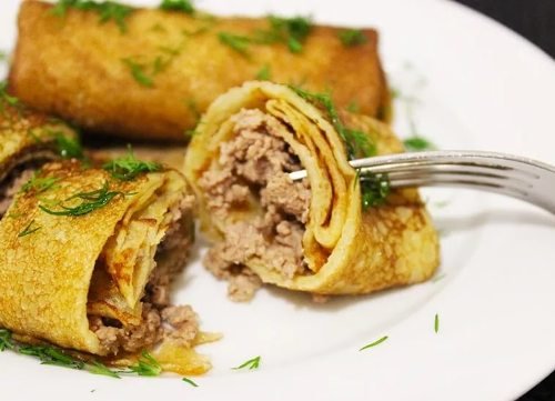 Блины с начинкой из мяса или фарша — это просто объедение