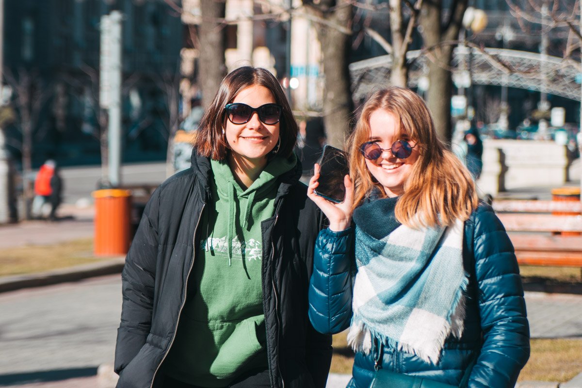 Давно у жителей столицы не было настолько широких улыбок