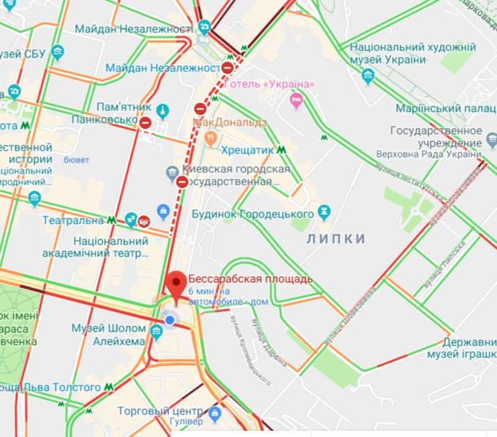 Крещатик перекрыт в обе стороны Крещатик перекрыт в обе стороны