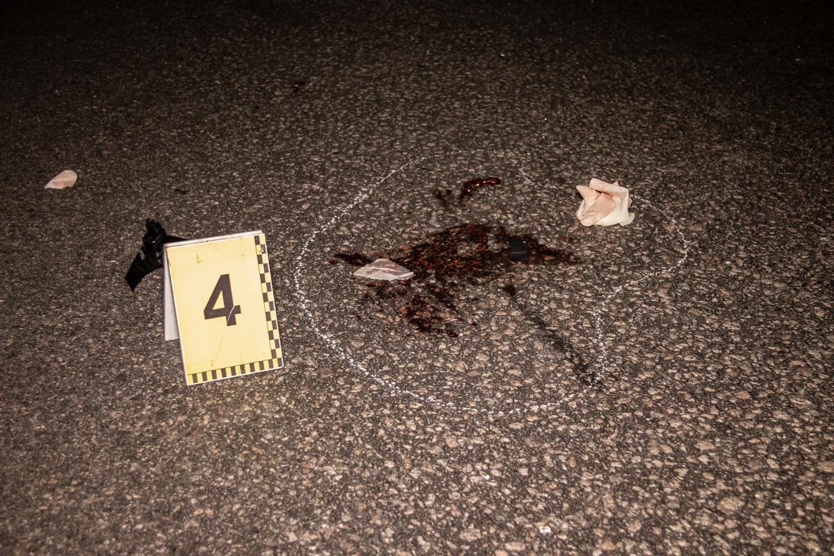 Однако удара избежать не удалось, внедорожник зацепил мужчину правой стороной