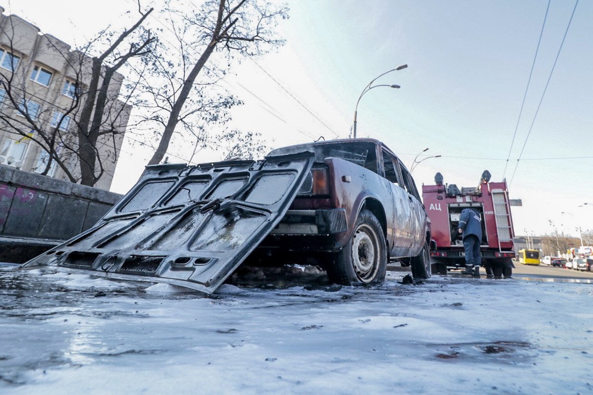 Водитель и пассажир сбежали с места происшествия