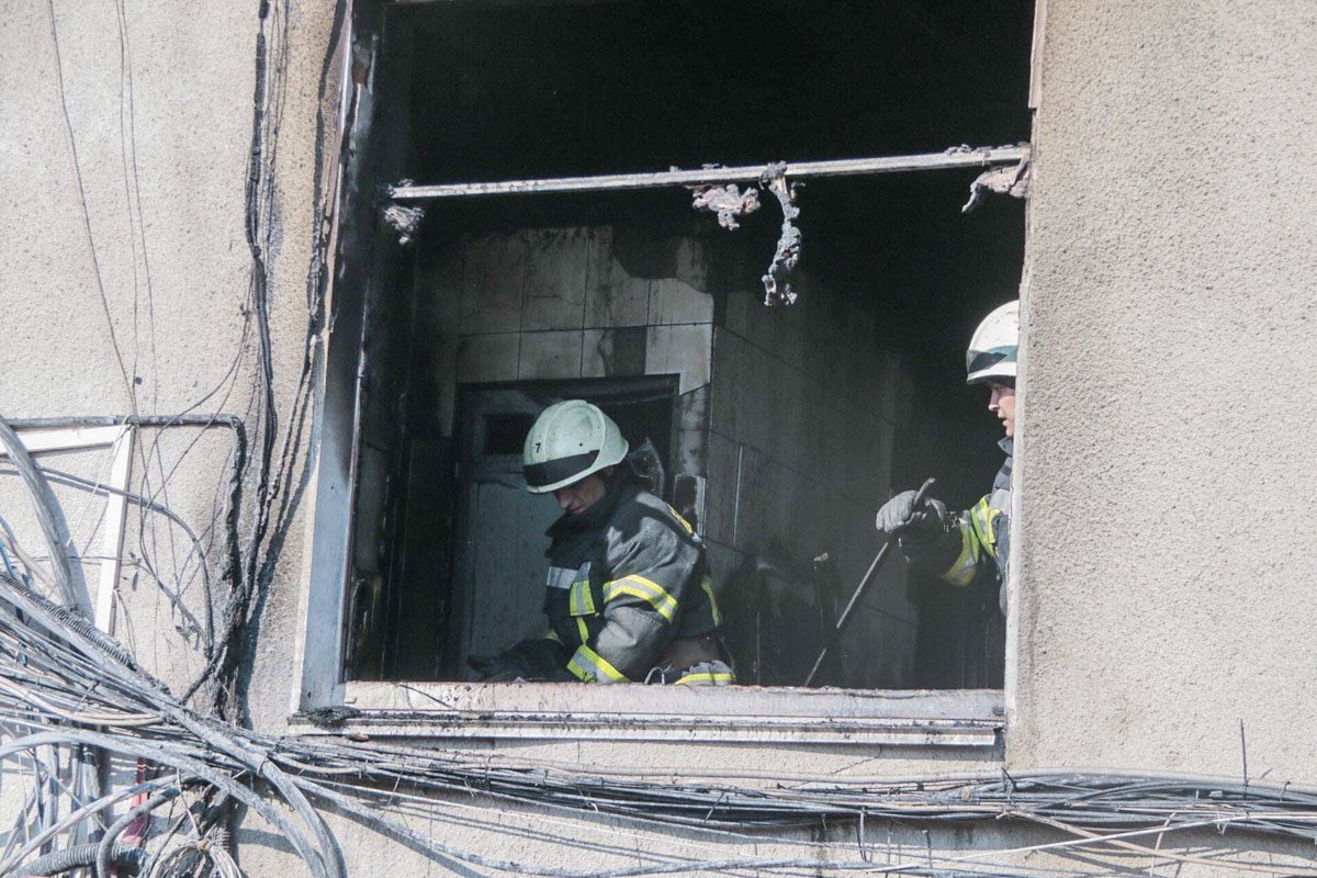 К счастью, механики вовремя покинули помещение и никто не пострадал К счастью, механики вовремя покинули помещение и никто не пострадал