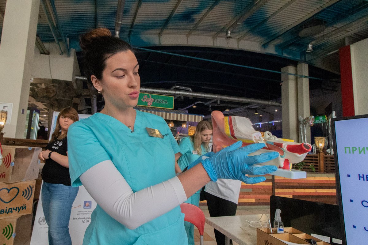 Лучше не использовать наушники-вкладыши (так называемые «затычки») Лучше не использовать наушники-вкладыши (так называемые «затычки»)