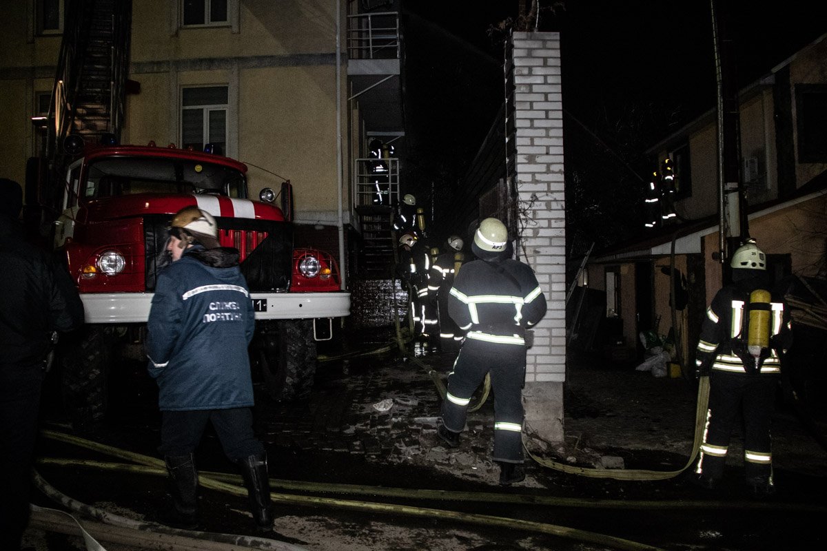 Вызов на линию экстренных служб поступил в 20:00 Вызов на линию экстренных служб поступил в 20:00
