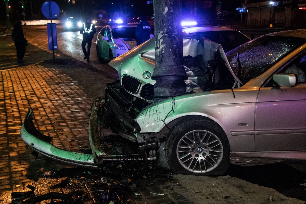 В салоне находились 5 человек